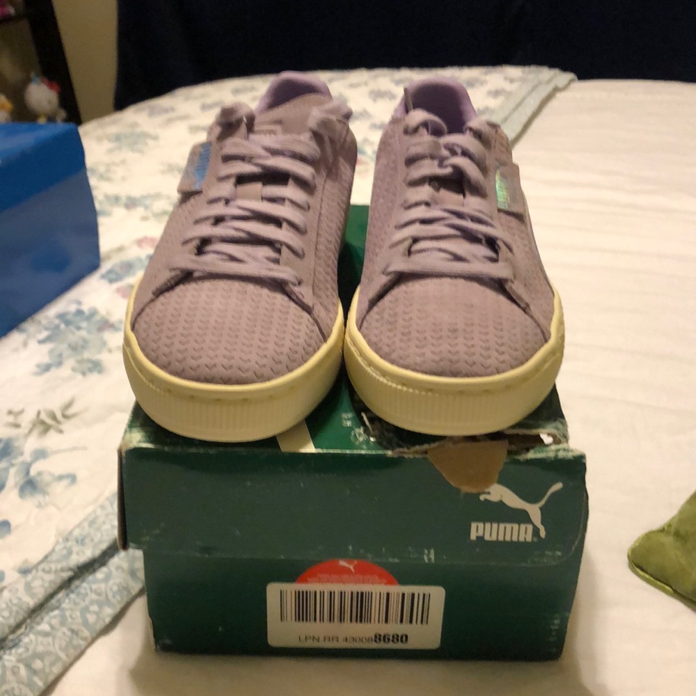 Brand new Puma 9.5 lavender tennis shoes